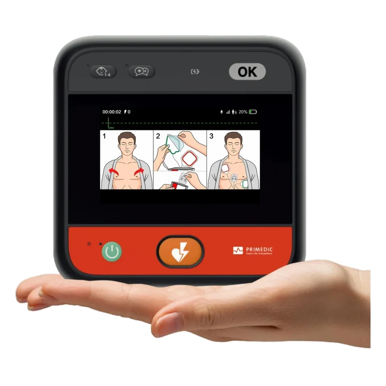 HeartSave myPAD -defibrillaattori kämmenellä
